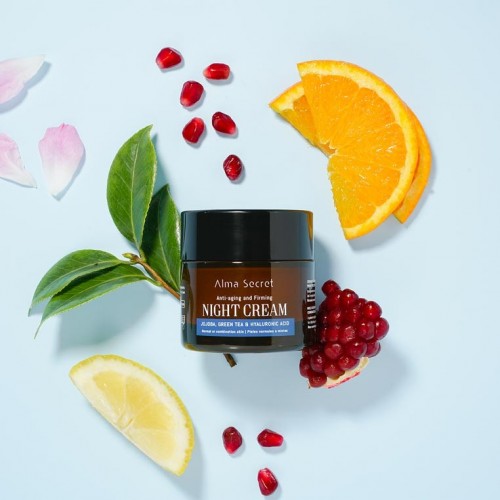 MULTI-REPARADORA DE NOCHE ANTIEDAD CON JOJOBA, TÉ VERDE & ÁCIDO HIALURÓNICO